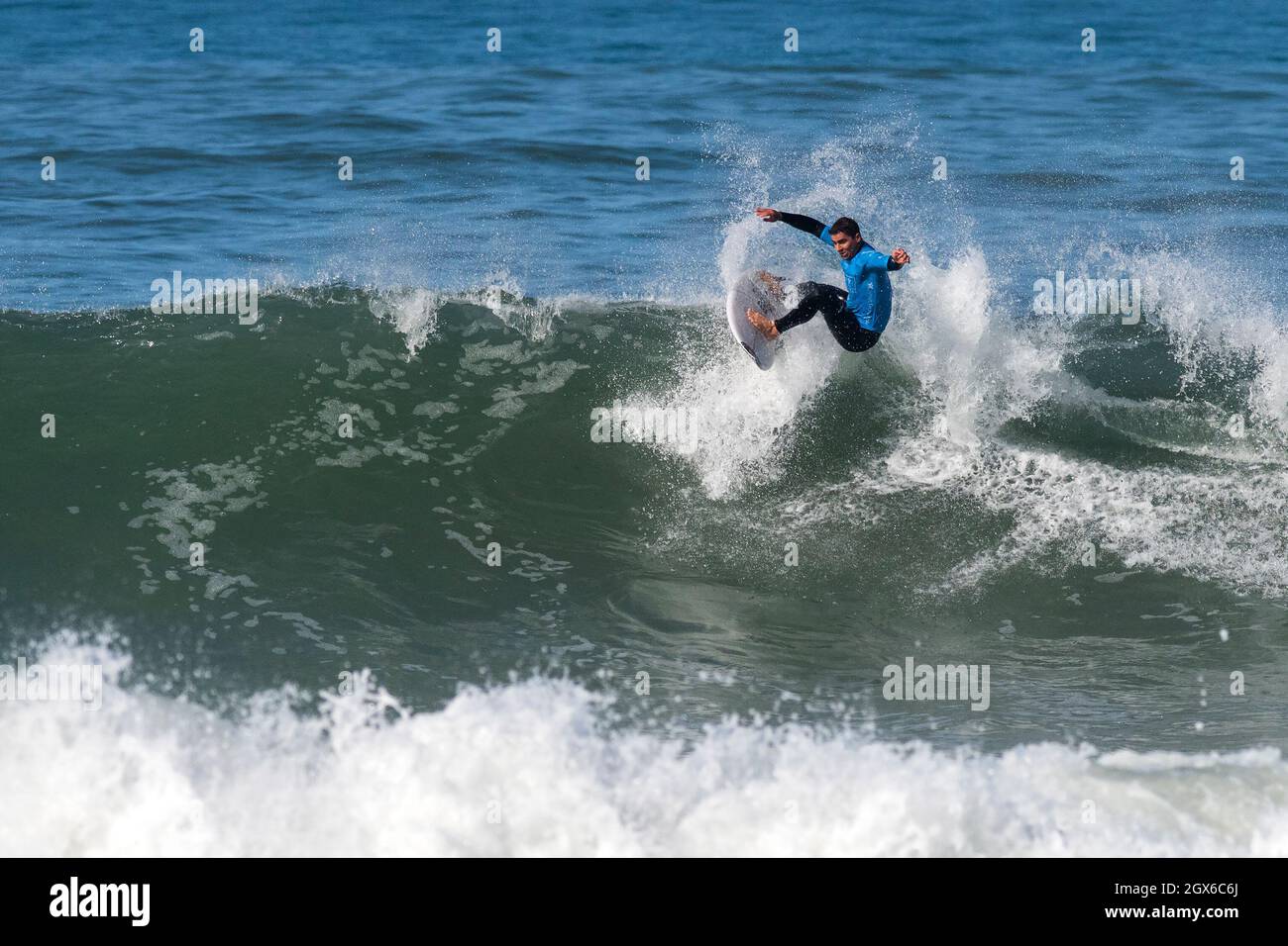 Ericeira, Portugal. 04th Oct, 2021. Australian surfer Callum Robson in action during the Round of 96 of the MEO Visual Pro Ericeira, WSL (World Surf League) in Ericeira. Credit: SOPA Images Limited/Alamy Live News Stock Photo