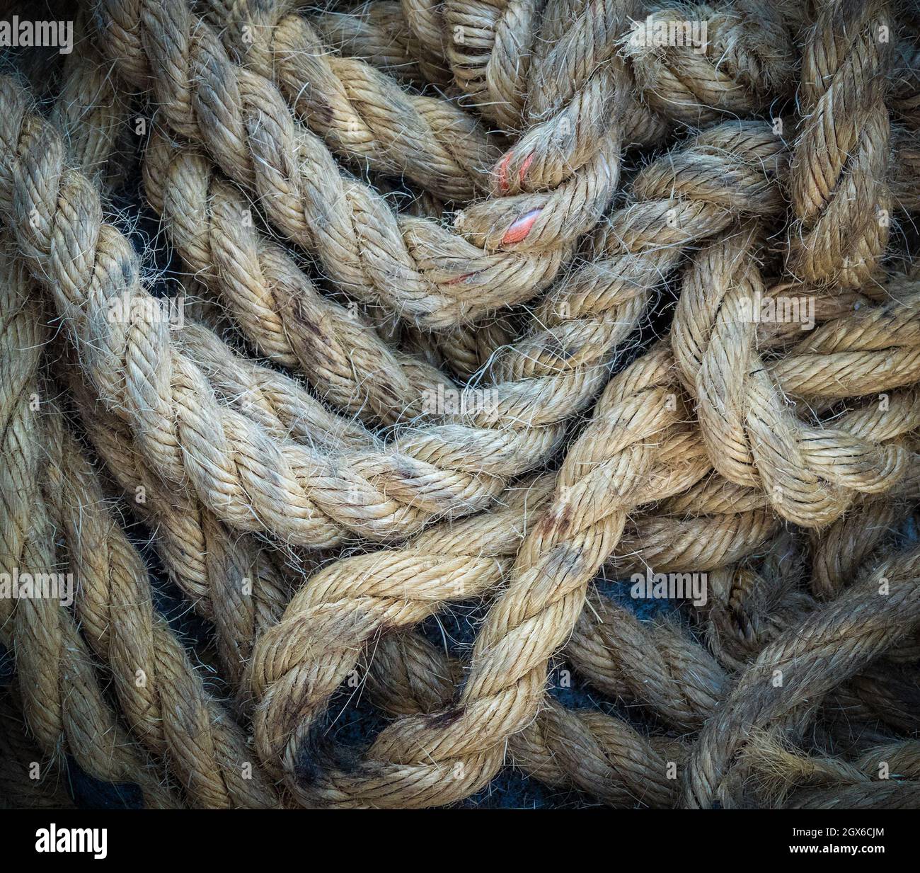 https://c8.alamy.com/comp/2GX6CJM/ship-rope-close-up-texture-nautical-background-2GX6CJM.jpg