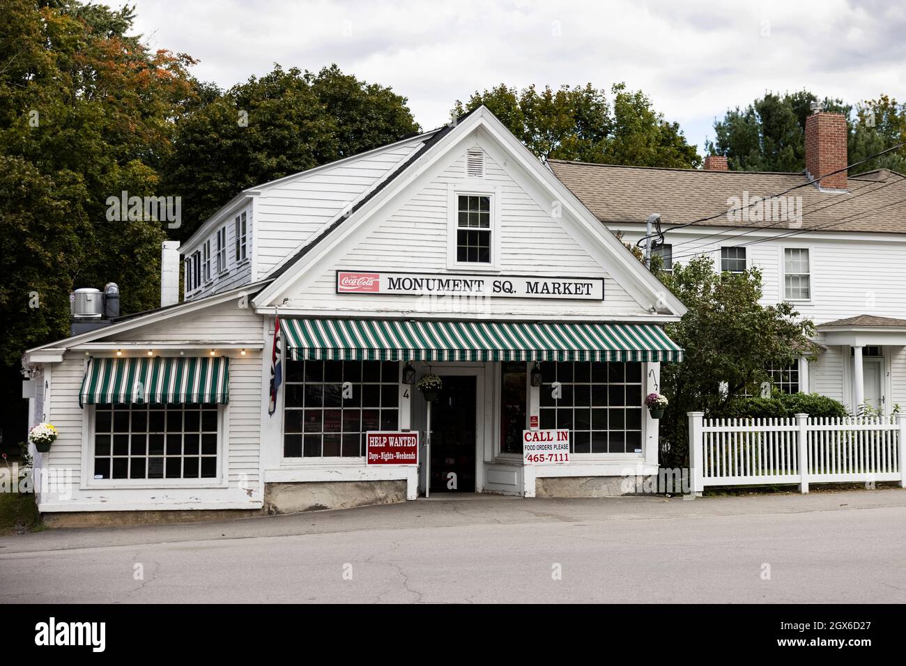 The Monument Square Market in the town center of Hollis, New Hampshire