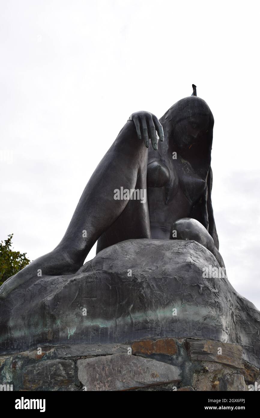 Loreley Statue On A Rock In The Rhine Stock Photo - Alamy