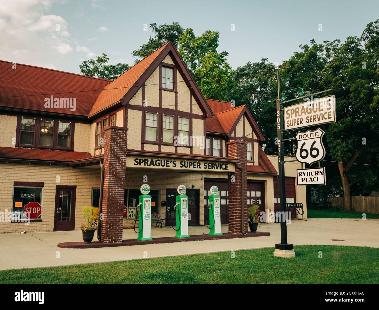 Spragues Super Service on Route 66, in Normal, Illinois Stock Photo