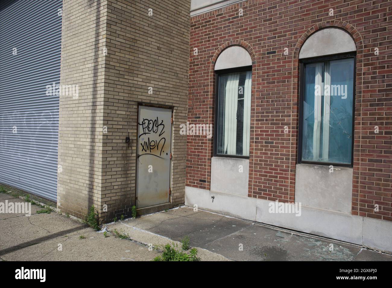 abandoned-houses-in-gary-ind-july-2-2017-photo-by-jeremy-hogan