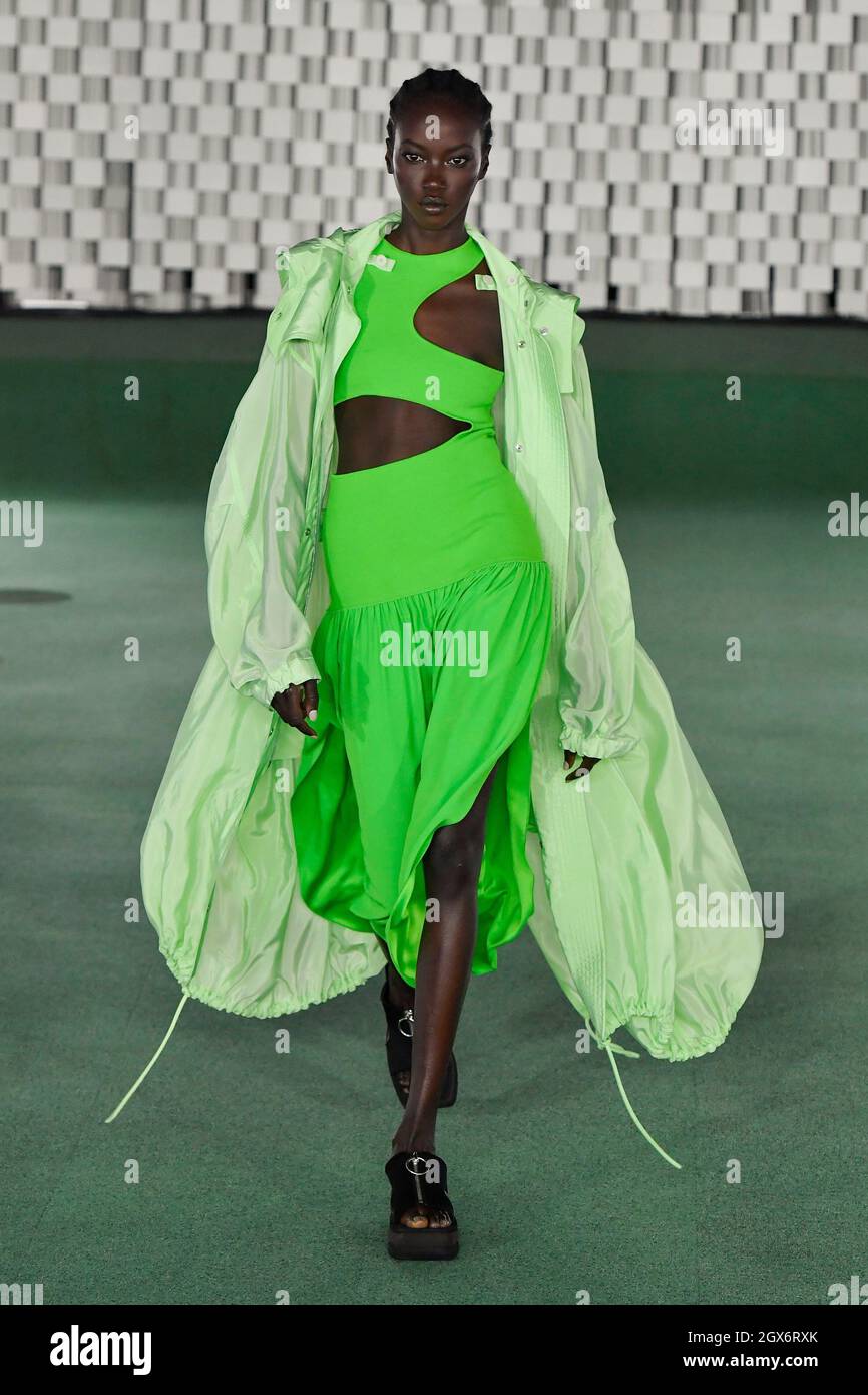 Paris, France. 04th Oct, 2021. Model on the runway at the Stella McCartney  fashion show during Spring/Summer 2022 Collections Fashion Show at Paris  Fashion Week in Paris, France on October 4, 2021. (