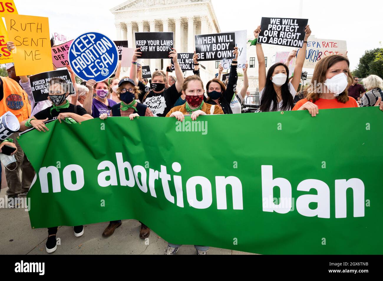 Washington, U.S. 04th Oct, 2021. October 4, 2021 - Washington, DC, United States: Protesters with a banner saying 'no abortion ban' at a protest with pro-life and pro-choice protesters in front of the Supreme Court. (Photo by Michael Brochstein/Sipa USA) Credit: Sipa USA/Alamy Live News Stock Photo