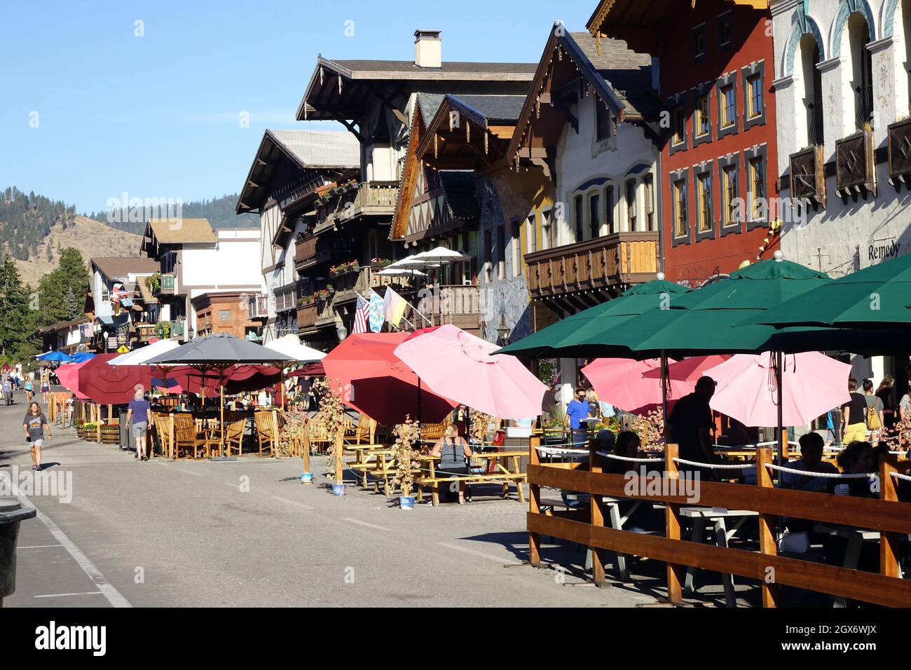 Leavenworth is a Bavarian-styled village in the Cascade Mountains, in central Washington State. Alpine-style buildings with restaurants serving German Stock Photo