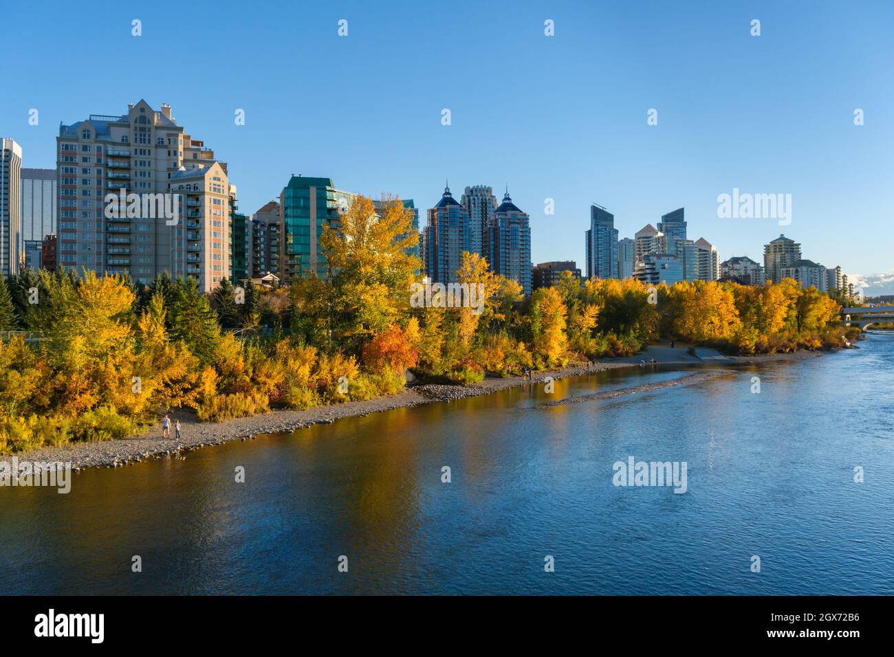 Calgary, Alberta, Canada - 27 September 2021:  Calgary skyline and Bow river in the Autumn season Stock Photo