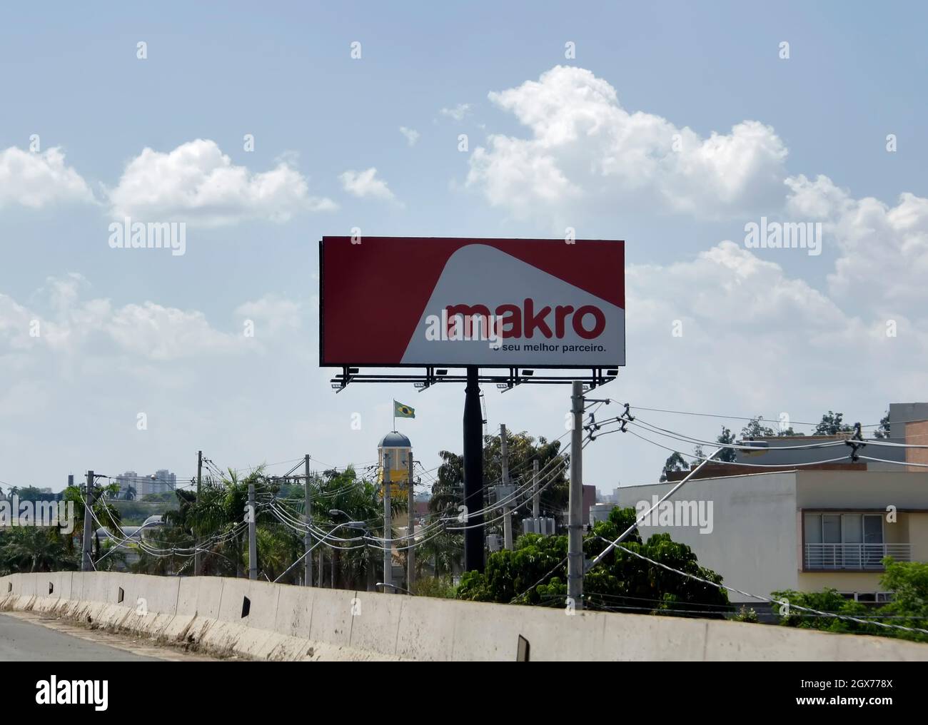 September 28, 2021. Campinas, SP, Brazil. A billboard by the company Makro, a Dutch store chain, on the Dom Pedro 1 highway. Stock Photo