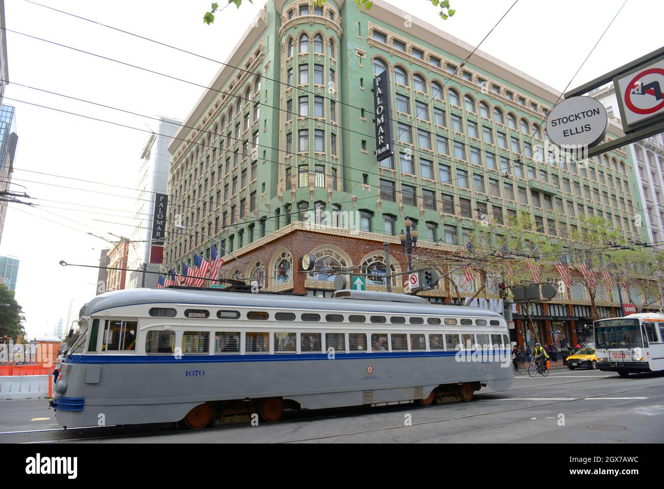Fline Antique PCC streetcar No.1070 Newark New Jersey on Market Street