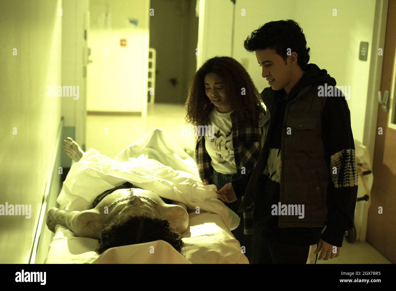 CREEPSHOW, from left Olivia Hawthorne, Nico Gomez, Mums/Queen Bee