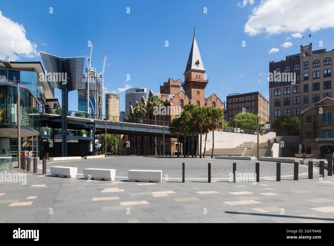 Sydney, Australia. Monday, 4th October, 2021. The Sydney central business district still very quiet as Sydney prepares to reopen once 70% full vaccination target reached by Monday 11th October. General views of Campbells Cove, The Rocks. Credit: Paul Lovelace/Alamy Live News Stock Photo