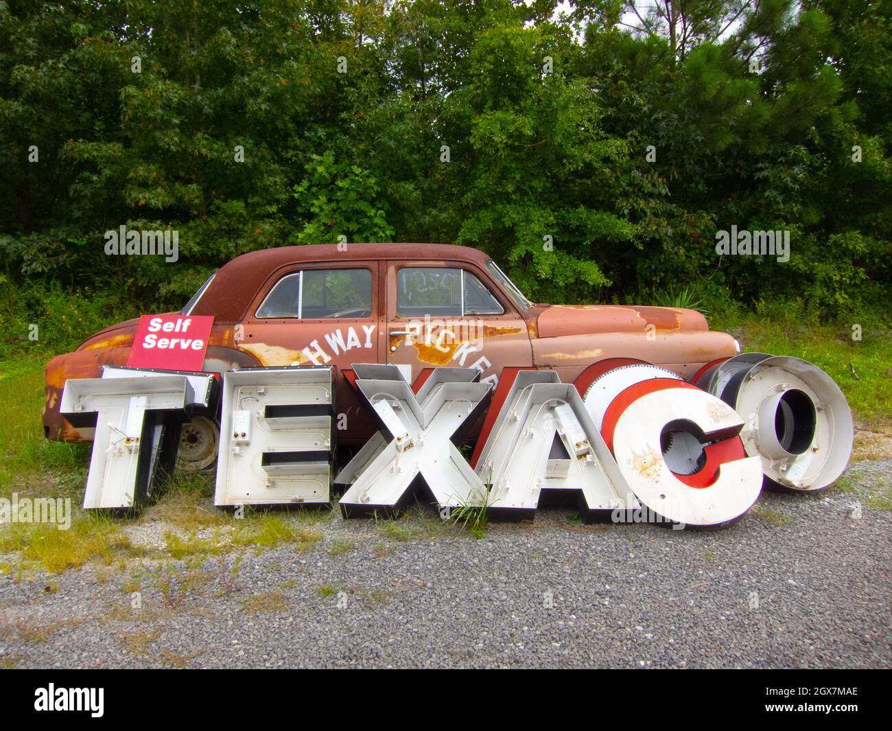 Outside the Highway Pickers Antique Mall & Flea Market in Cullman County, Alabama Stock Photo