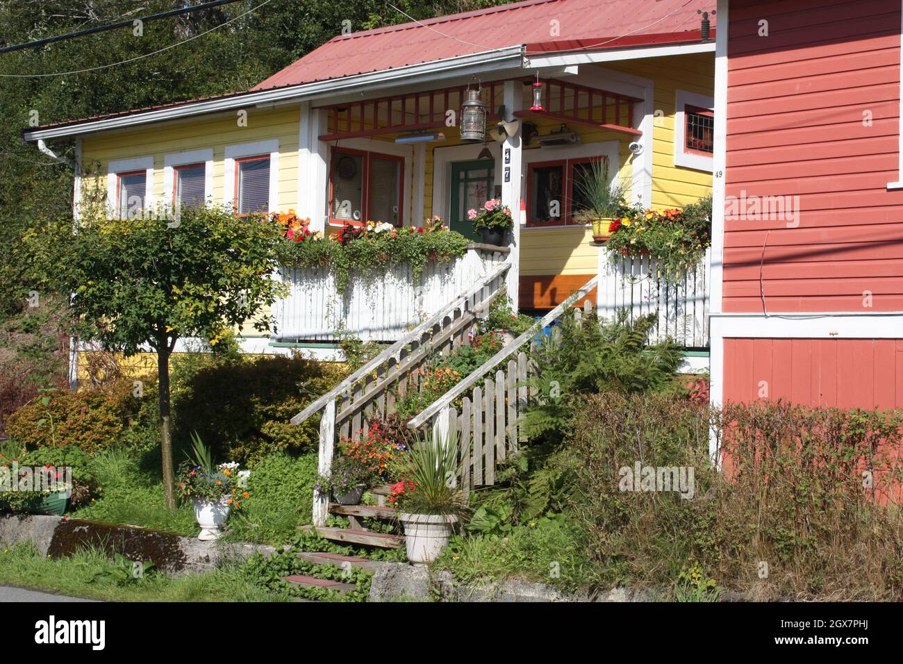 Colourful house in Alert Bay, Cormorant island Stock Photo Alamy