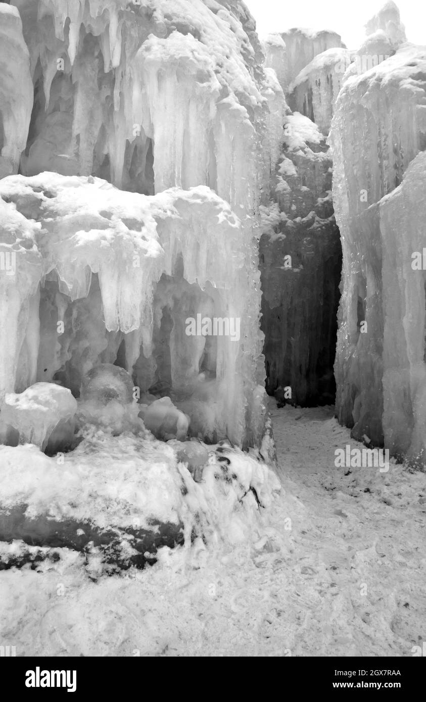 mall-of-america-ice-castles-in-bloomington-minnesota-stock-photo-alamy