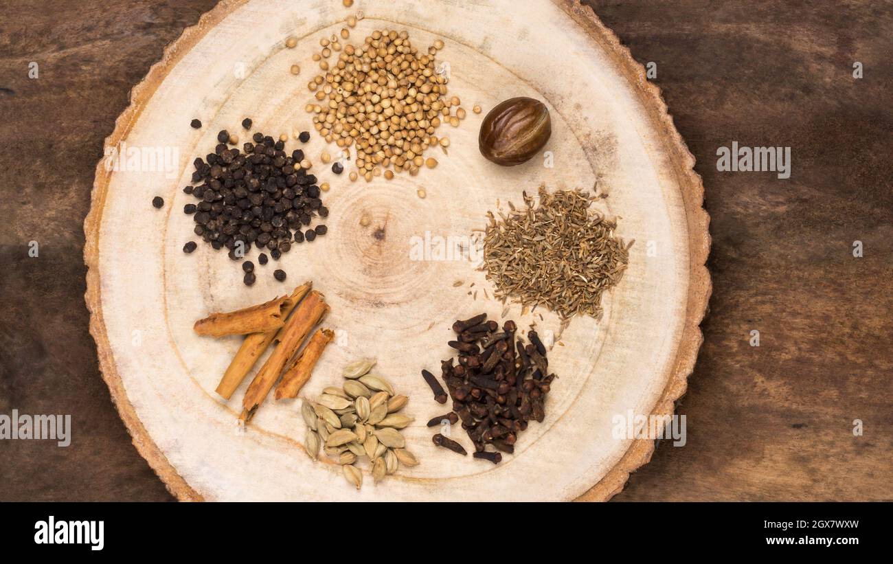 various spices used for cooking, simple indian garam masala ingredients