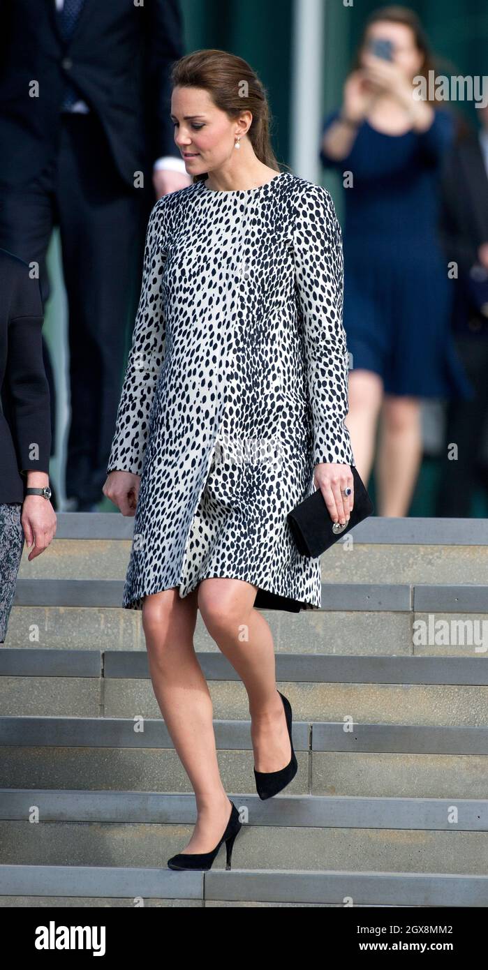 Hobbs dress hi res stock photography and images Page 3 Alamy