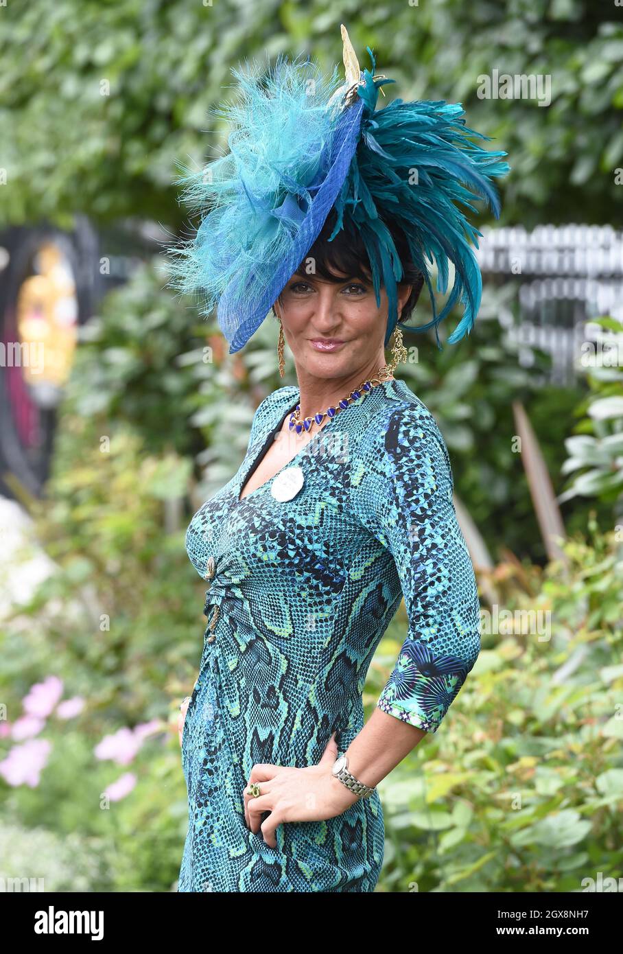 Ladies hat fashions on show at royal ascot hi-res stock photography and ...