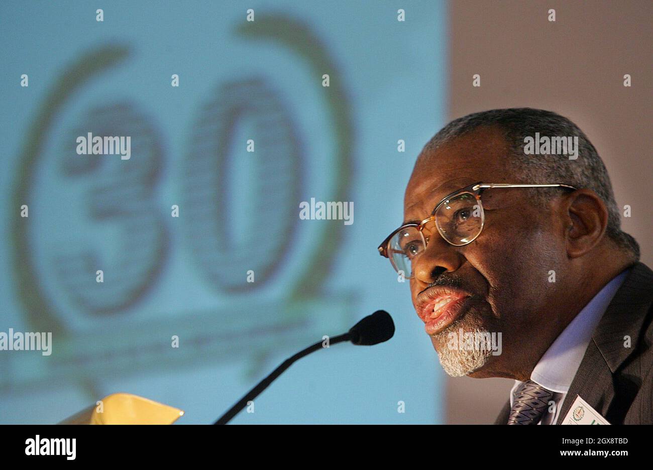 Dr. Ahmed Mohamed Ali, President of the Islamic Development Bank (IDB) opens the conference in London, 26 January 2006. Britain's Prince Charles addressed delegates at the IDB conference where the organisation celebrated its 30th anniversary. Anwar Hussein/allactiondigital.com Stock Photo