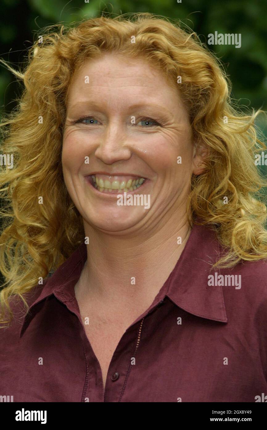Charlie dimmock chelsea flower show hires stock photography and images
