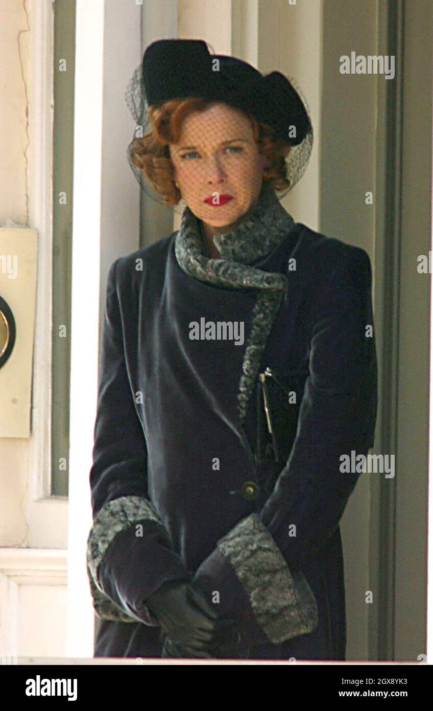 Jeremy Iron and ANNETTE BENING FILMING BEING JULIA A MOVIE BASED ON W. SOMERSET MAUGHAM'S NOVEL.            Stock Photo