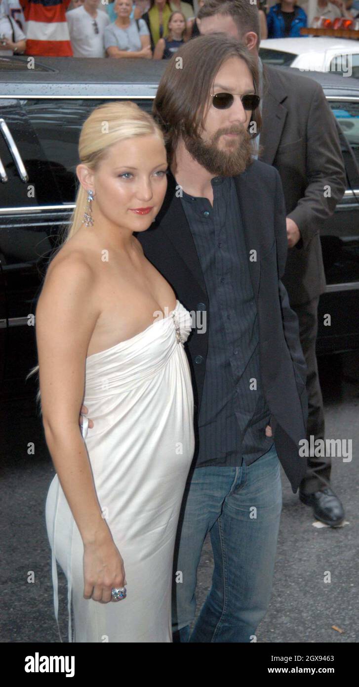 Kate Hudson and Chris Robinson at the premiere of Le Divorce at the Paris Theatre.  Pregnant. Â©Brian Zak/PHOTOlink/allaction.co.uk   Stock Photo