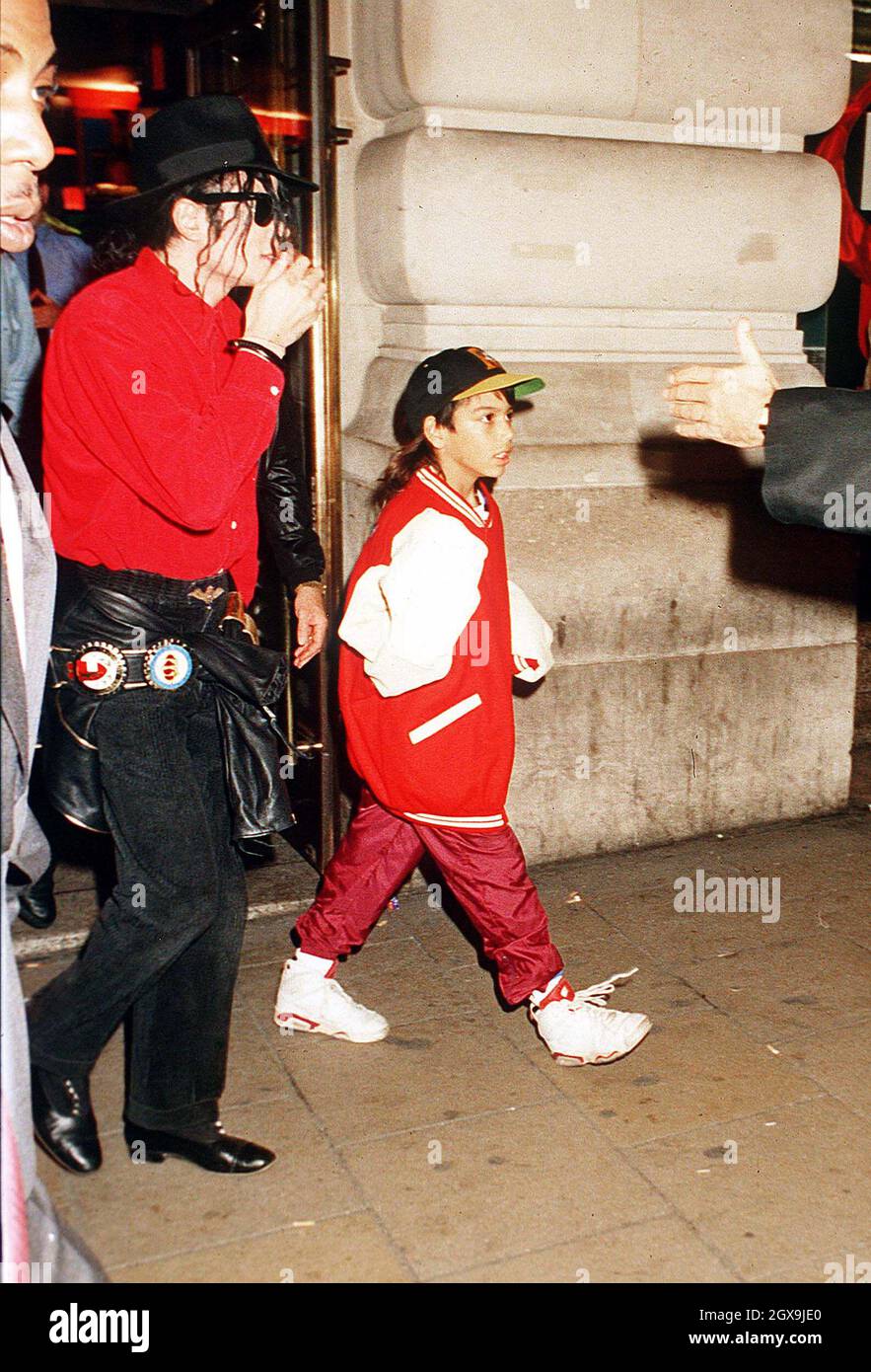 Michaeljacksoncollection hi-res stock photography and images - Alamy