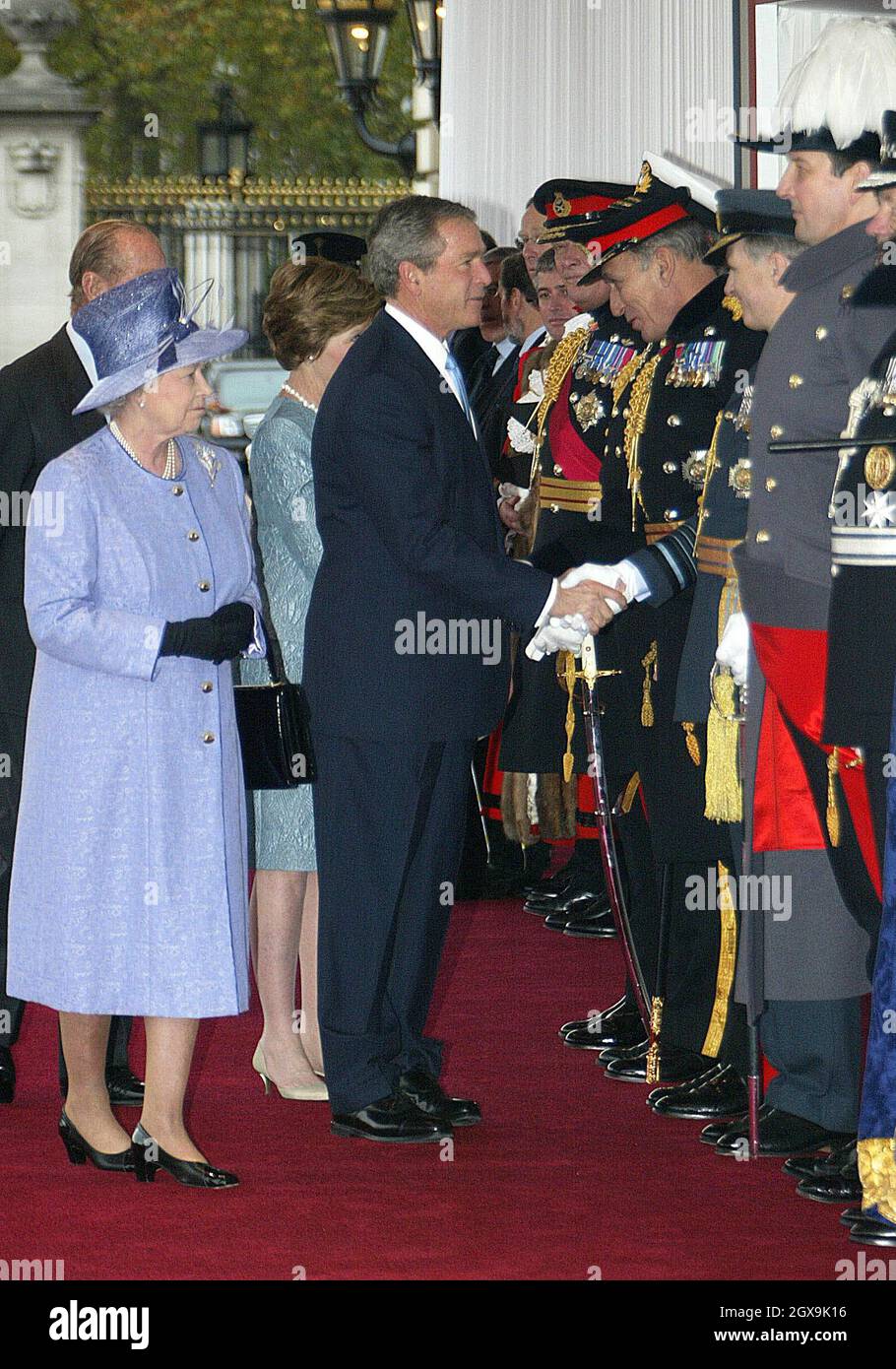 US president George Bush and his wife Laura are welcomed by The Queen and The Duke of Edinburgh to Buckingham Palace at the start of his state visit to Britain. Â©Anwar Hussein/allactiondigital.com    Stock Photo