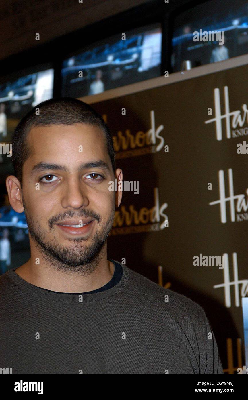 David Blaine at Harrods signing copies of his new DVD Above the Below Stock  Photo - Alamy