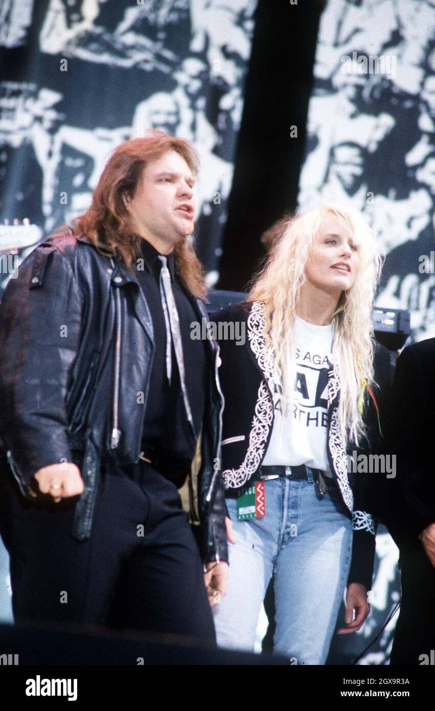 Daryl Hannah and Meat Loaf on stage Stock Photo Alamy