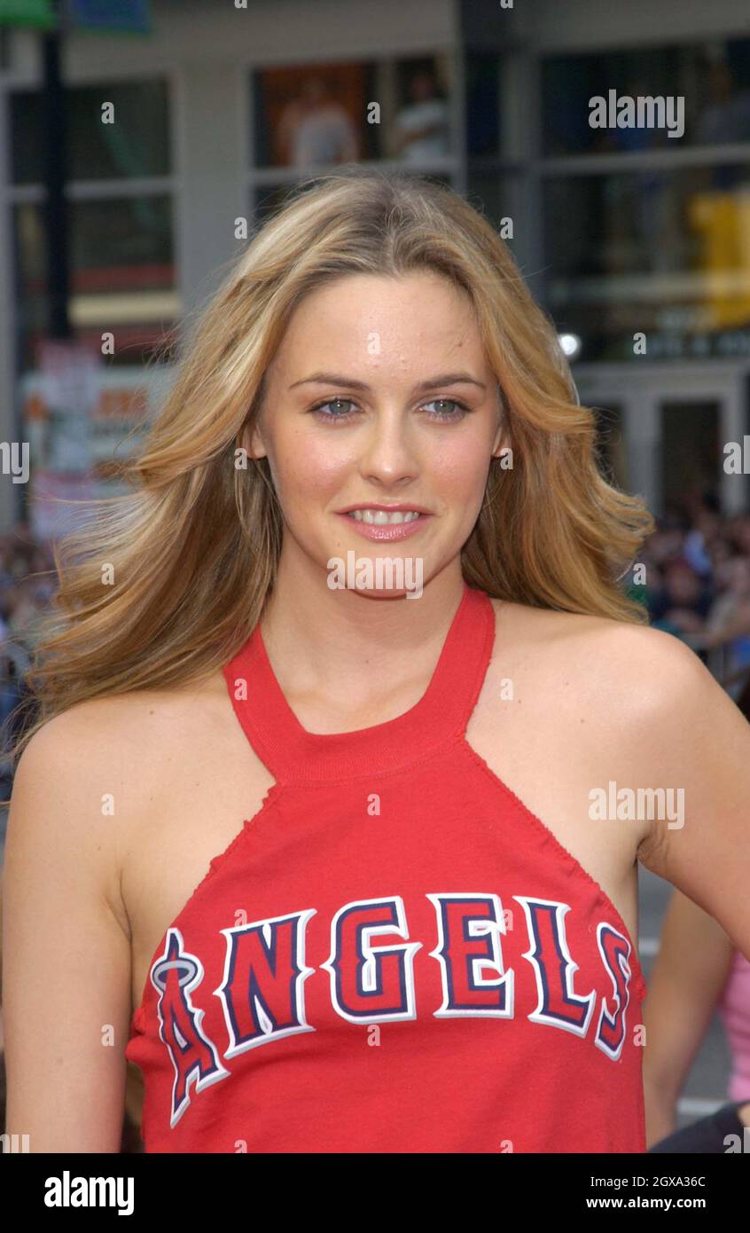 Actress Alicia Silverstone At The World Premiere In Hollywood Of Her New Movie Scooby Doo 2 Monsters Unleashed Stock Photo Alamy