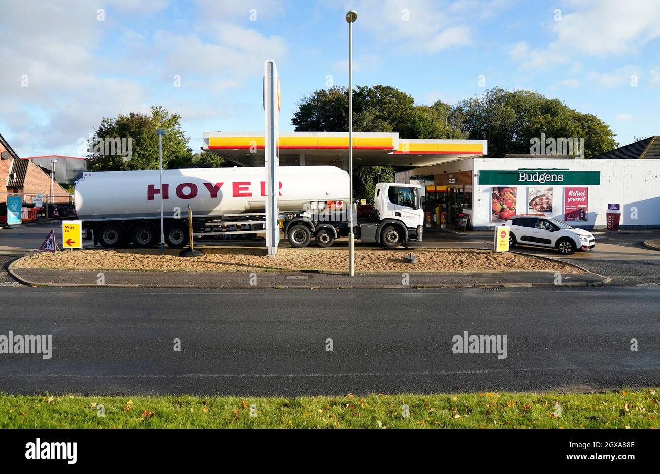 Hoyer petrol tanker hires stock photography and images Alamy