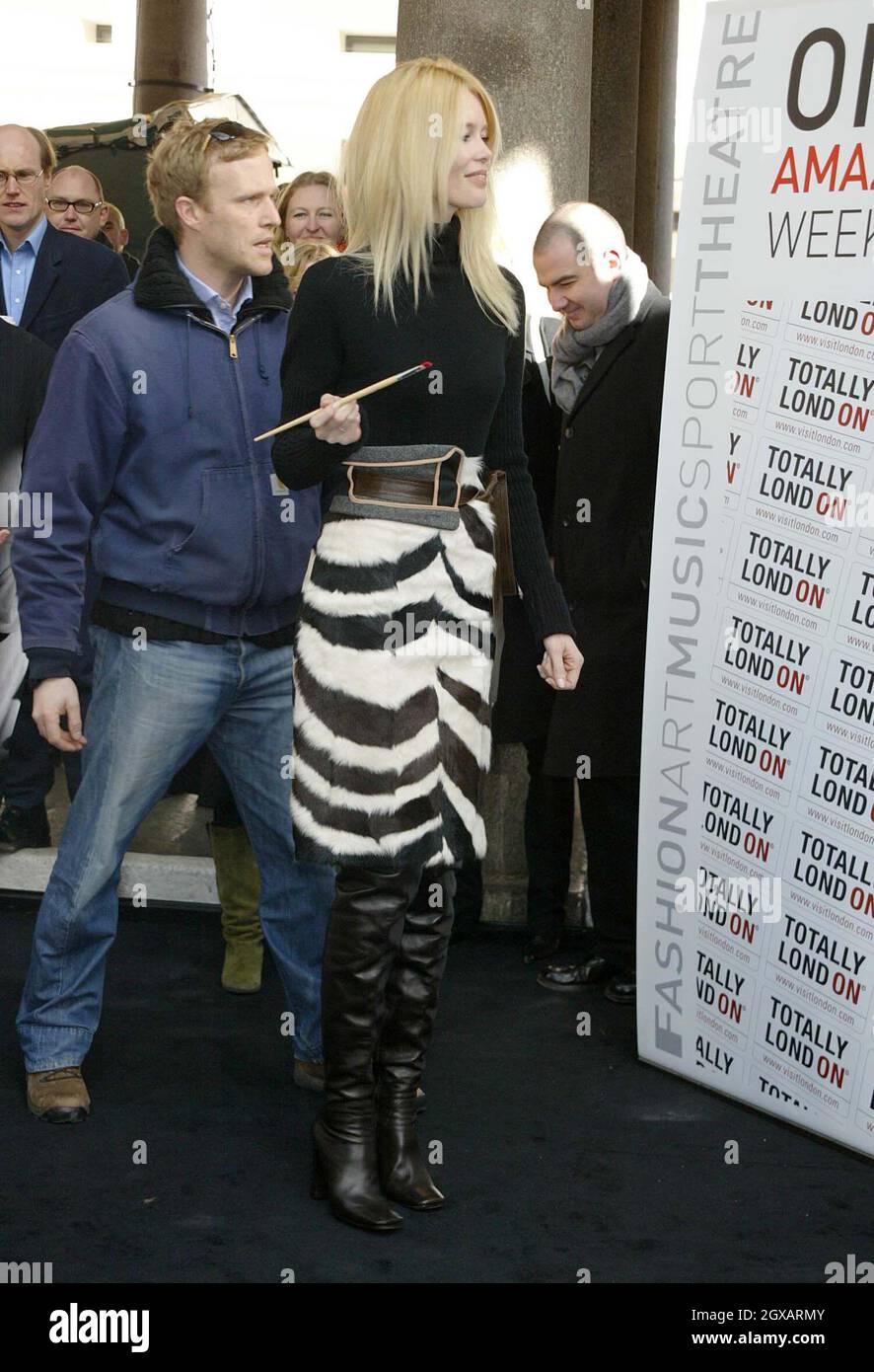 claudia-schiffer-in-covent-garden-piazza-where-the-top-model-launched-a