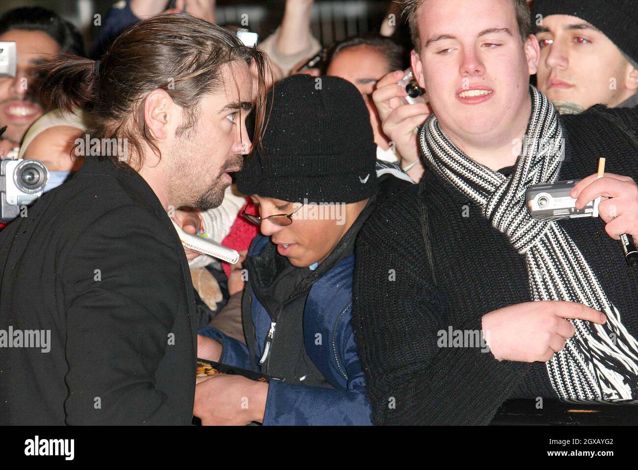 Colin Farrell arrives at the UK premiere of Alexander at the Odeon Leicester Square, London. Stock Photo