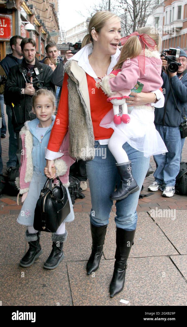 Tanya Bryer and children at the Spongebob and Squarepants movie ...