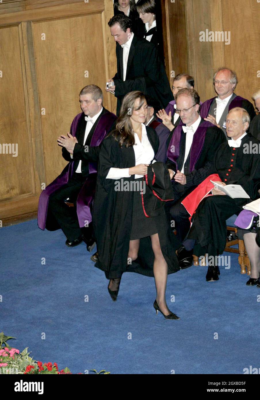 green emerald velvet dress Kate Middleton Timeless V-Neck Lace Long Train Royal Wedding Dress