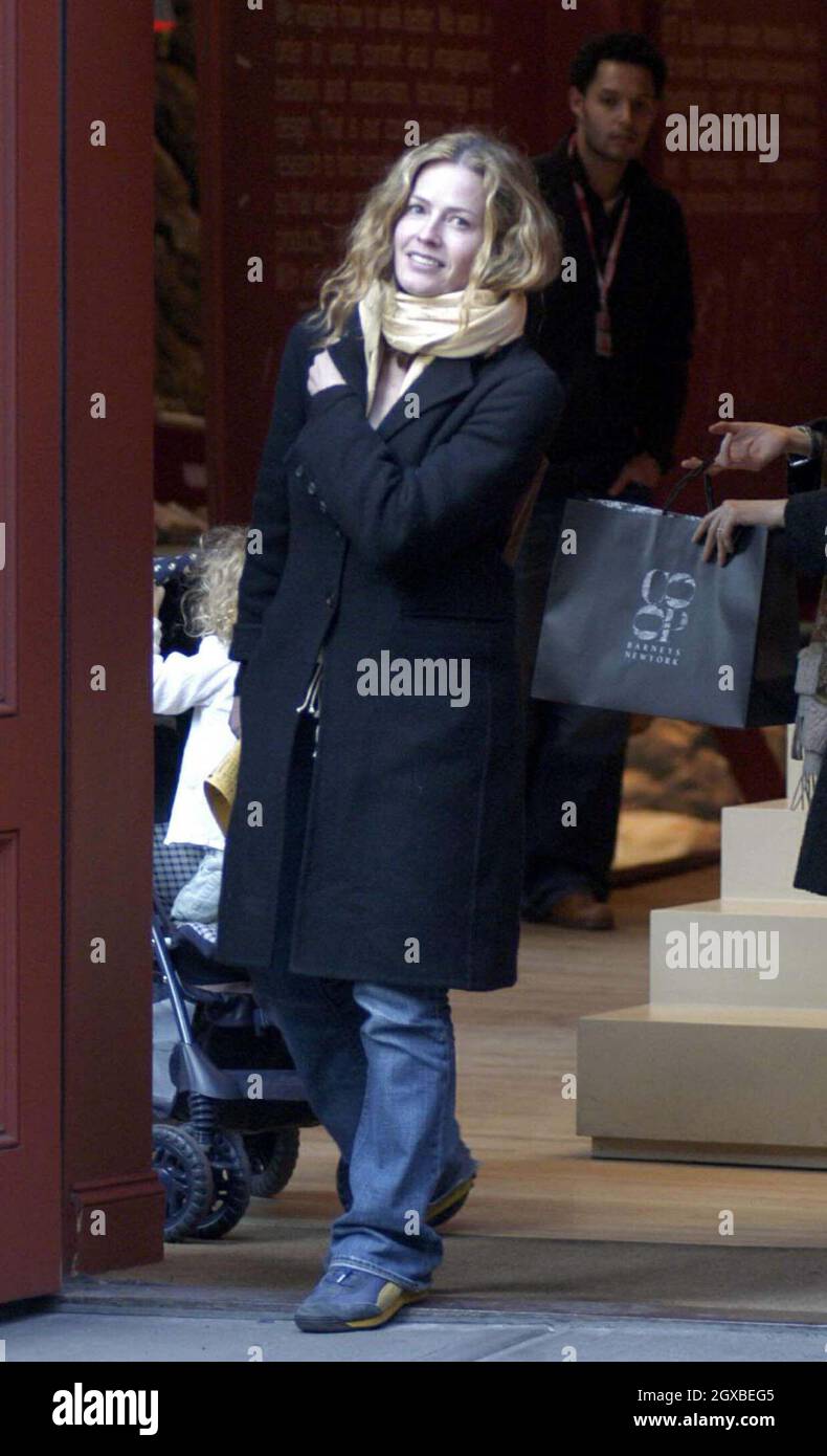 Elizabeth Shue walks with her daughter and some friends in Soho, New