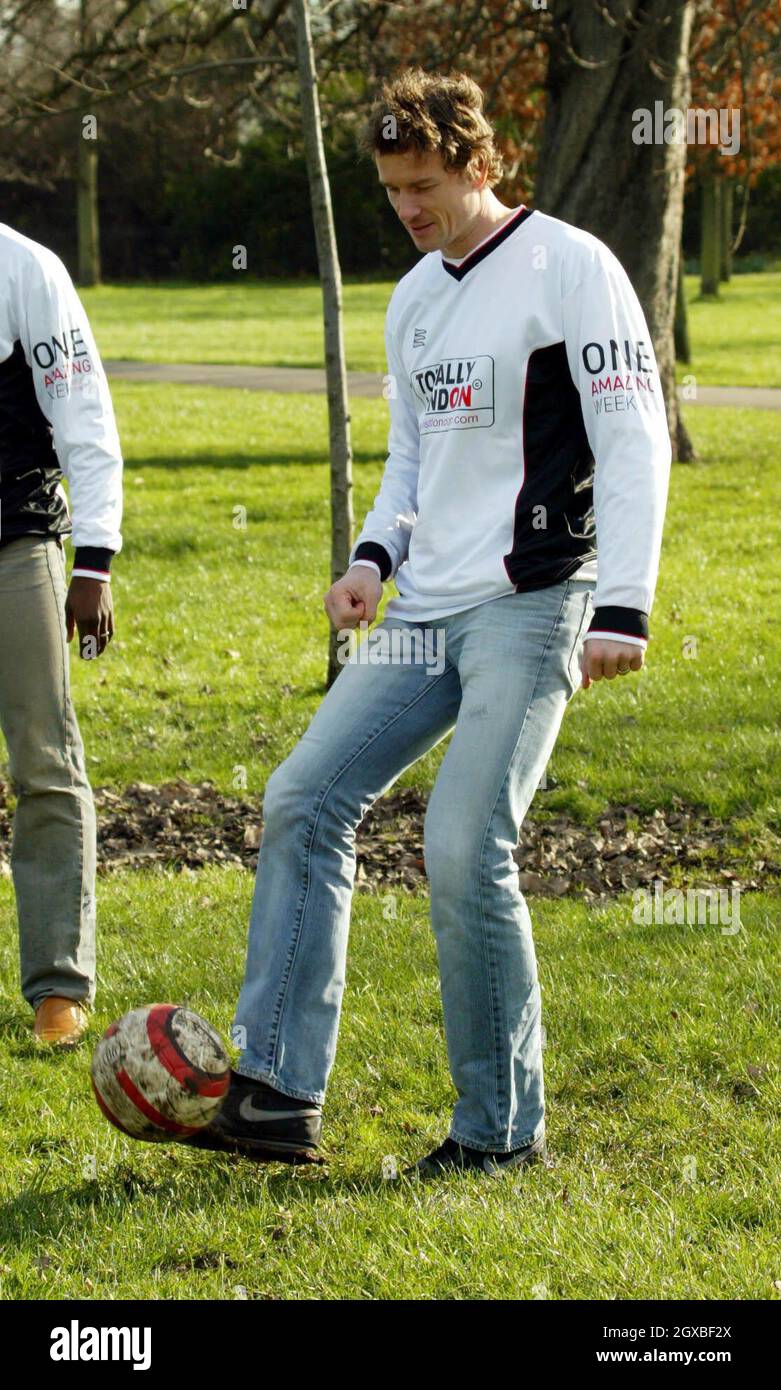 Arsenal's Jens Lehmann  at Jumpers For Goalposts, part of One Amazing Week, in Regent's Park.  The Premiership footballers were drawing attention to LondonÃ•s extensive parklands by taking part in a coaching session for competition-winning children. Stock Photo