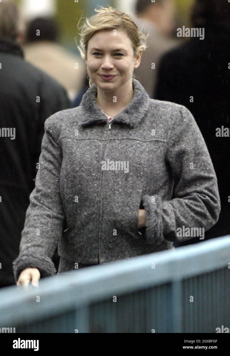Renee Zellweger filming a scene of the sequel too Bridget Jones Diary