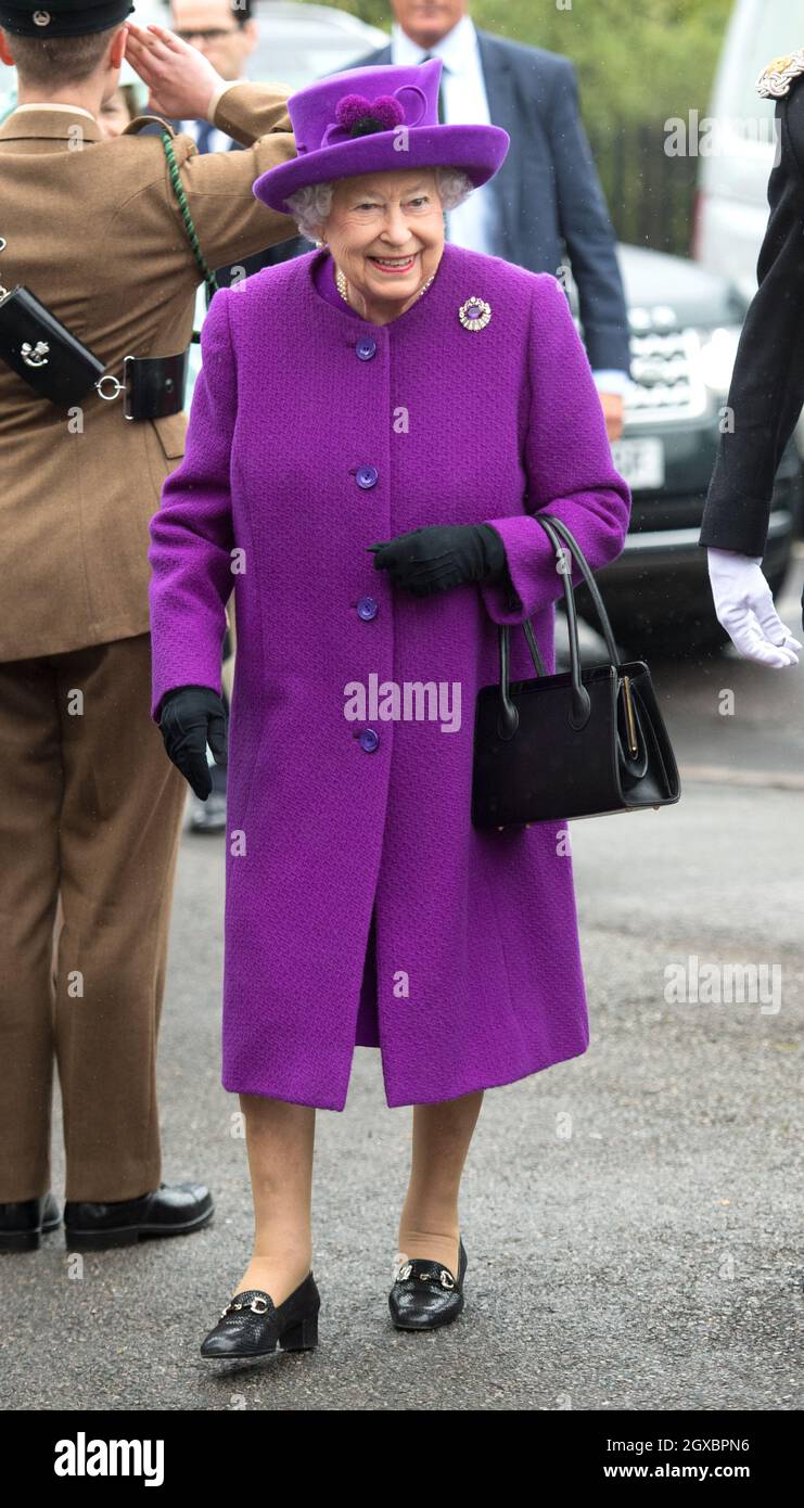 Queen Elizabeth ll visits the King George V1 Day Centre in Windsor on April 12, 2018 Stock Photo