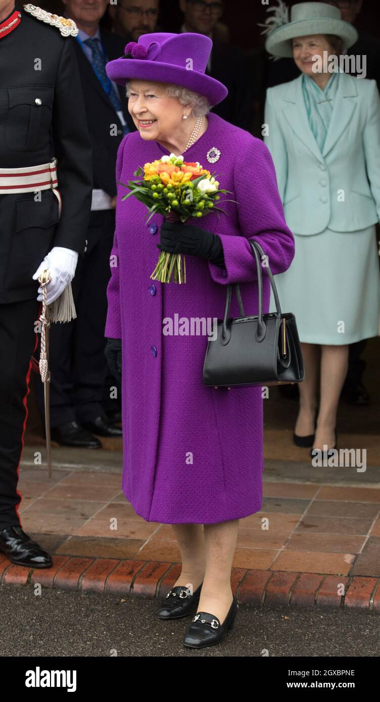 Queen Elizabeth ll visits the King George V1 Day Centre in Windsor on April 12, 2018 Stock Photo