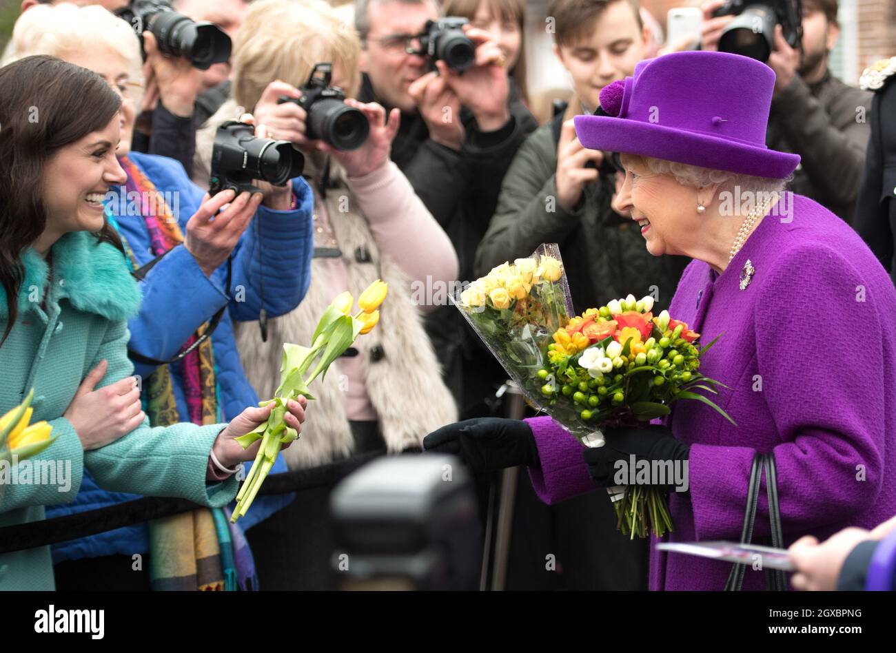 Queen Elizabeth ll visits the King George V1 Day Centre in Windsor on April 12, 2018 Stock Photo