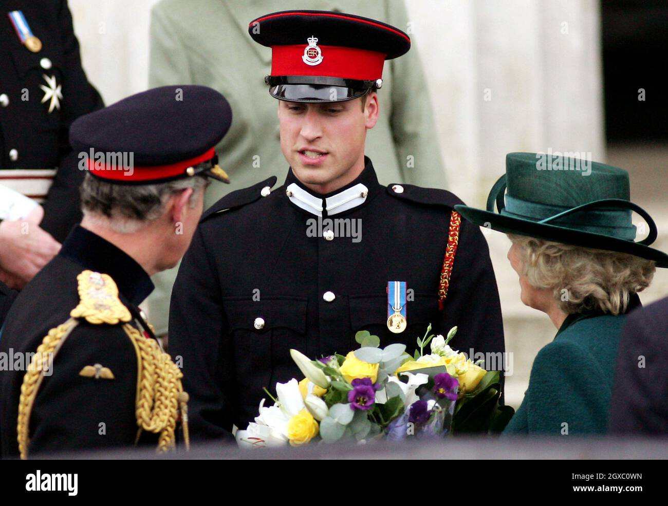 Prince William bids farewell to his father, Prince Charles and(03)