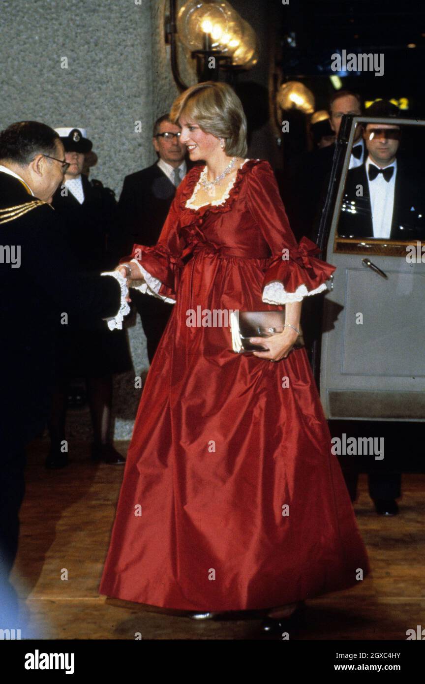 Diana, Princess of Wales, wearing a David Sassoon red maternity dress,  visits the Barbican Centre in March 1982 Stock Photo - Alamy