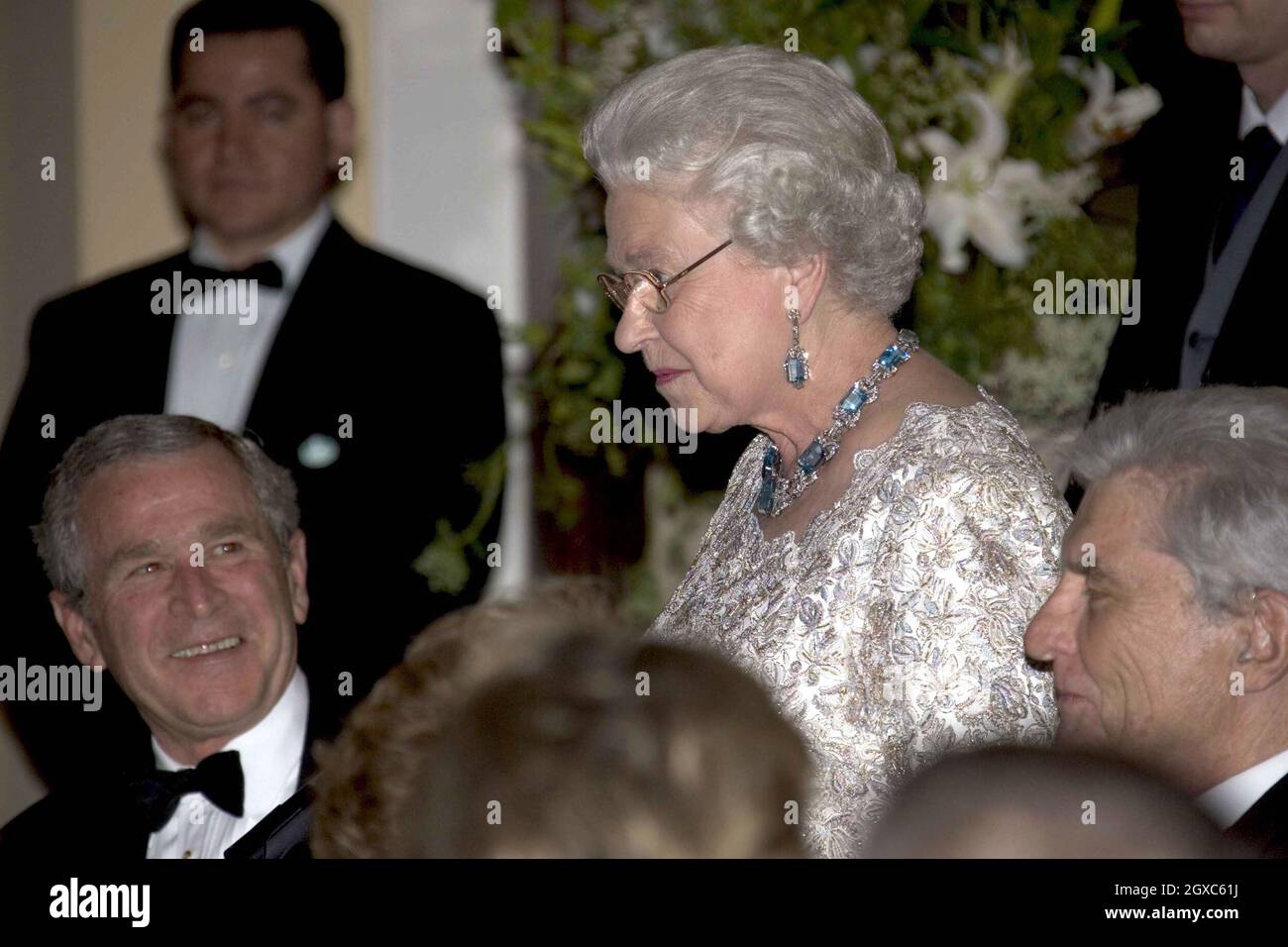 Queen Elizabeth ll hosts a dinner in honour of President George W. Bush at the British Ambassador's Residence in Washington DC on May 8, 2007. Stock Photo