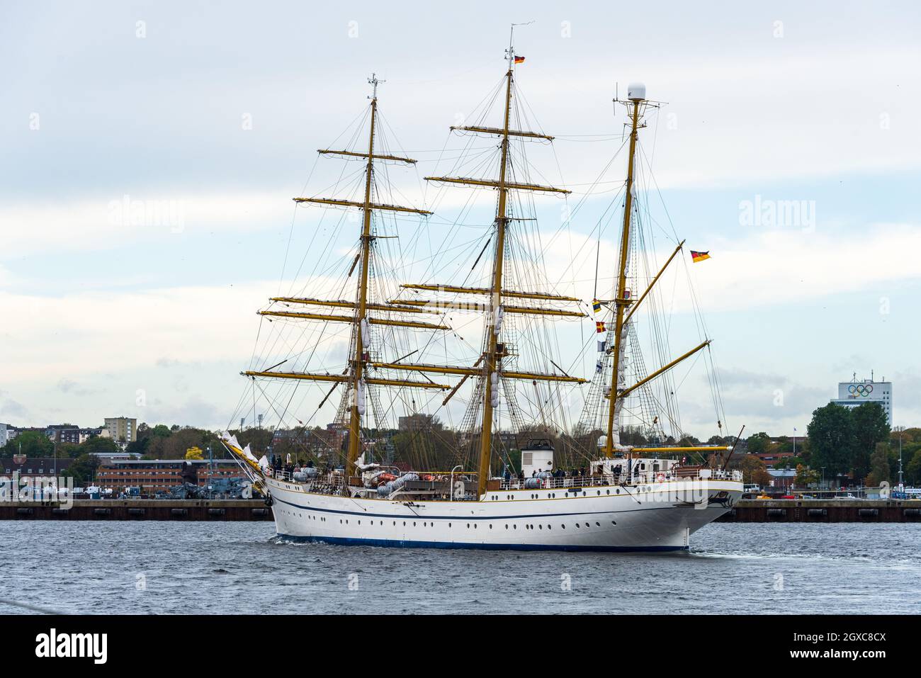 Kiel, 4. Oktober 2021, Marinestützpunkt Kiel-Wik. Willkommen zu Hause! Segelschulschiff „Gorch Fock“ kehrt zurück in den Heimathafen Kiel. Großer Empf Stock Photo