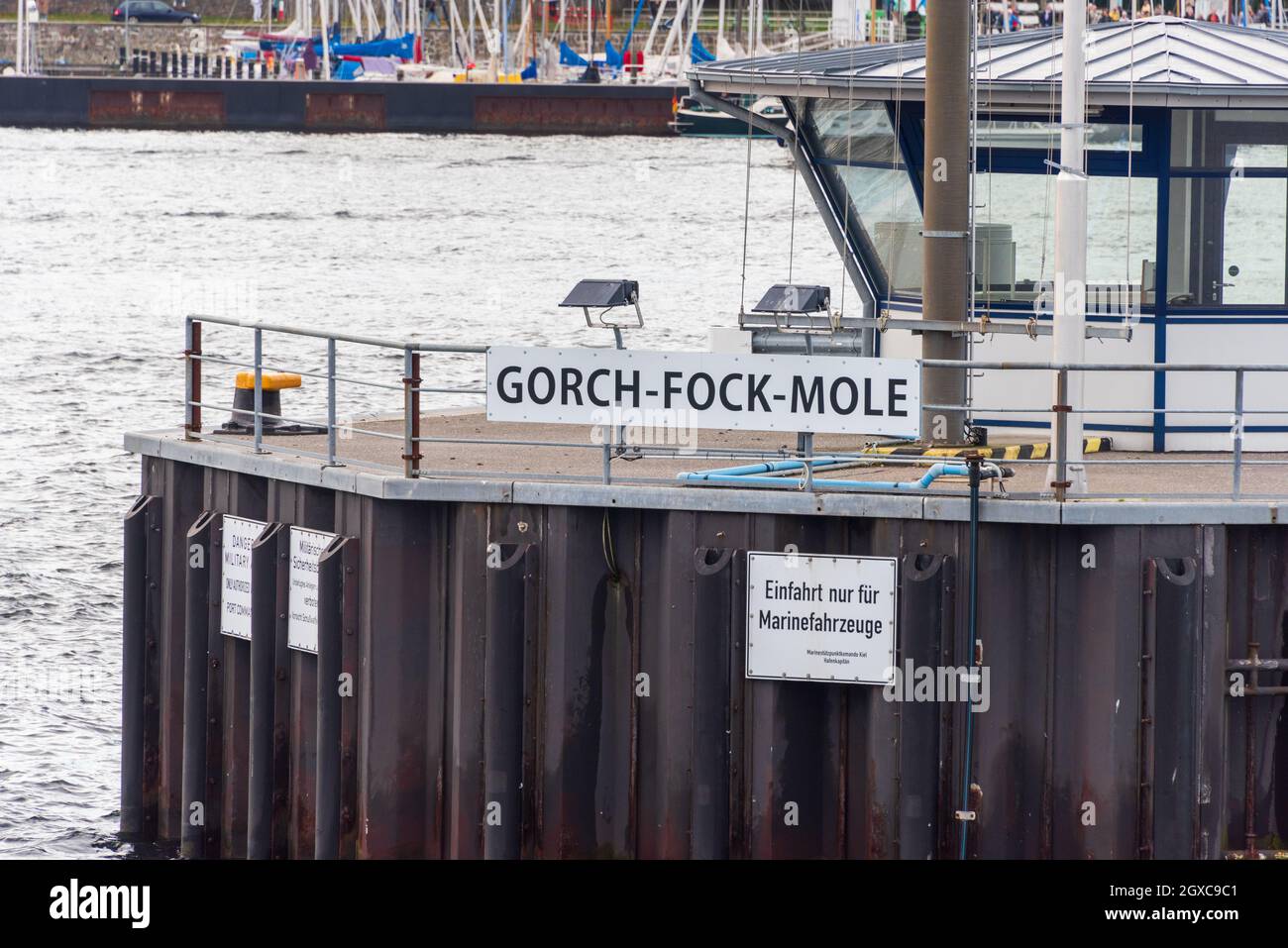 Kiel, 4. Oktober 2021, Marinestützpunkt Kiel-Wik. Willkommen zu Hause! Segelschulschiff „Gorch Fock“ kehrt zurück in den Heimathafen Kiel. Großer Empf Stock Photo