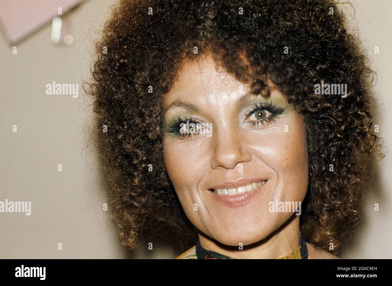 Jazz singer Cleo Laine circa 1975 Stock Photo Alamy Jazz singer Cleo Laine circa 1975 Stock Photo Alamy