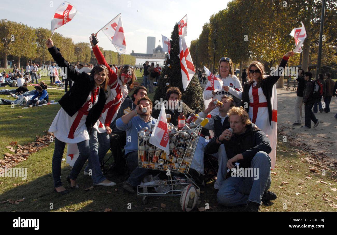 English fans descend on Paris for the Rugby World Cup final between England and South Africa on October 20, 2007. Stock Photo