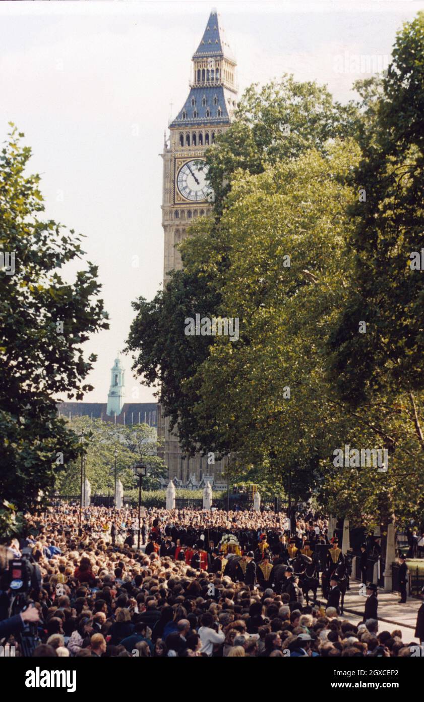 The funeral procession of Princess Diana at Westminster Abbey Stock