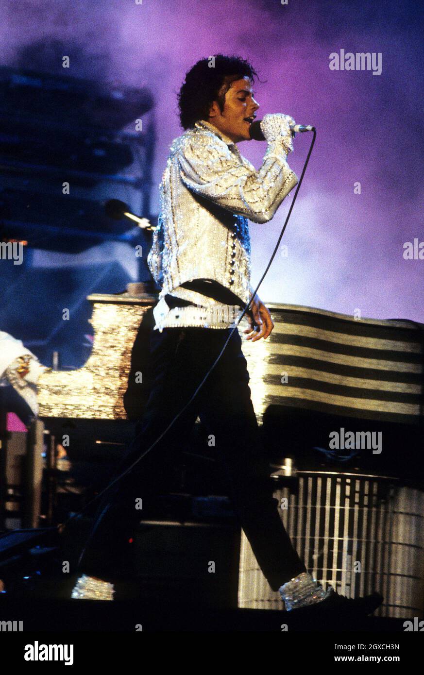 Michael Jackson live in concert in Dallas, Texas in June 1984 Stock Photo Alamy