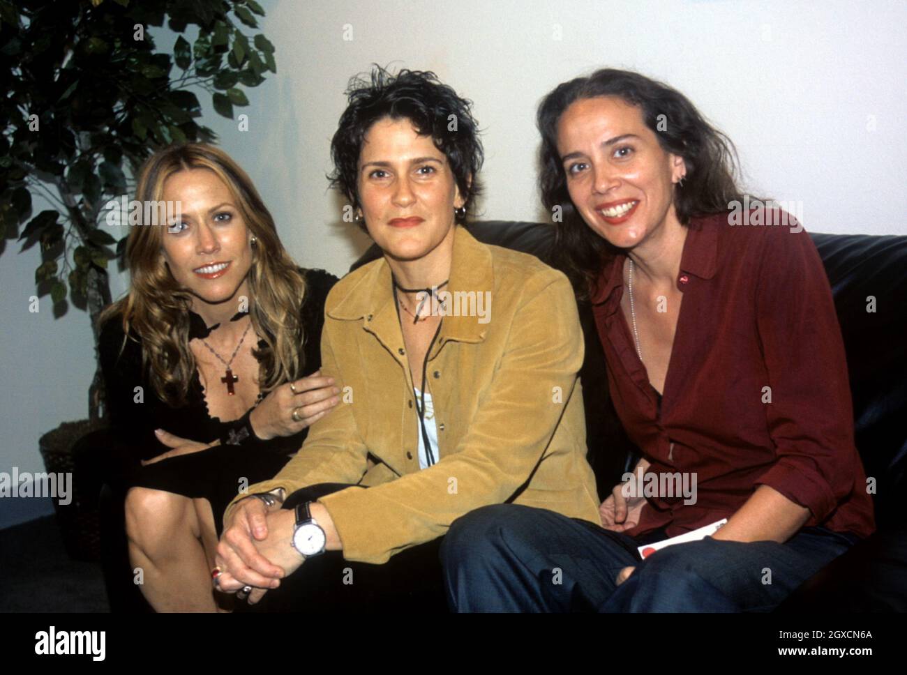 (R-L) Wendy Melvoin, Lisa Coleman and Sheryl Crow at the Sheila E Lil Bunny Foundation's Evening With Angels. A charity set up by Sheila E to raise money for abused and abandoned children Stock Photo